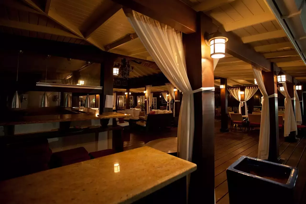 מה עושים מלונות כדי לספק אירוח?